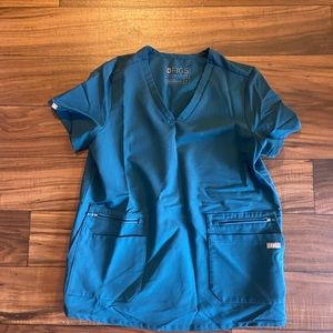 FIGS womens Accra top in Caribbean blue. Small